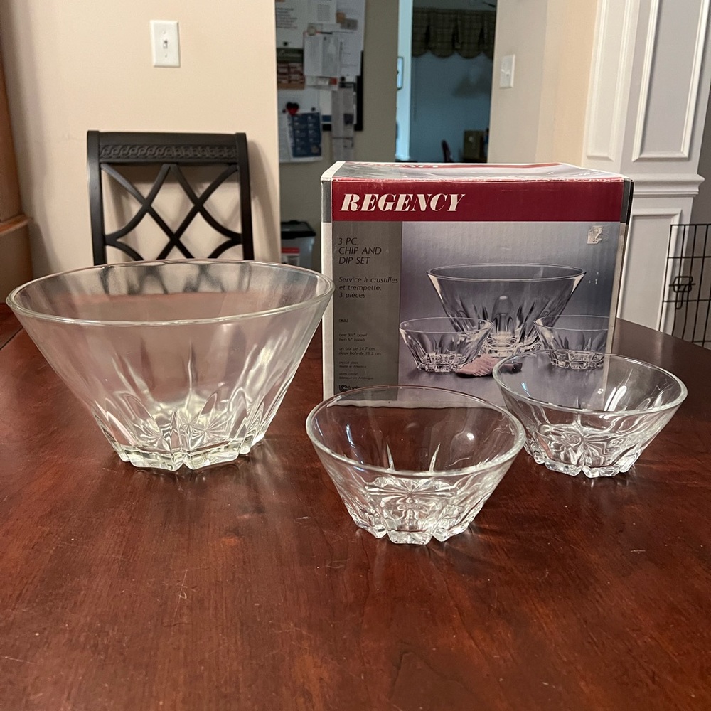 Vintage Regency 3 piece Glass Chip and Dip Set